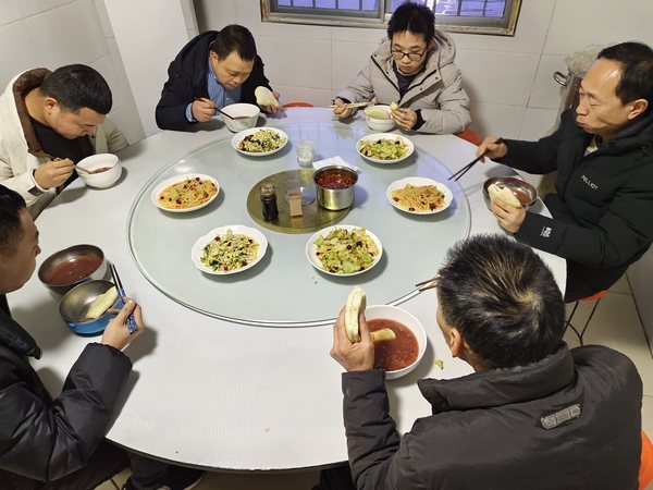 陜煤建設路橋分公司：心系職工辦實事，暖心舉措惠職工